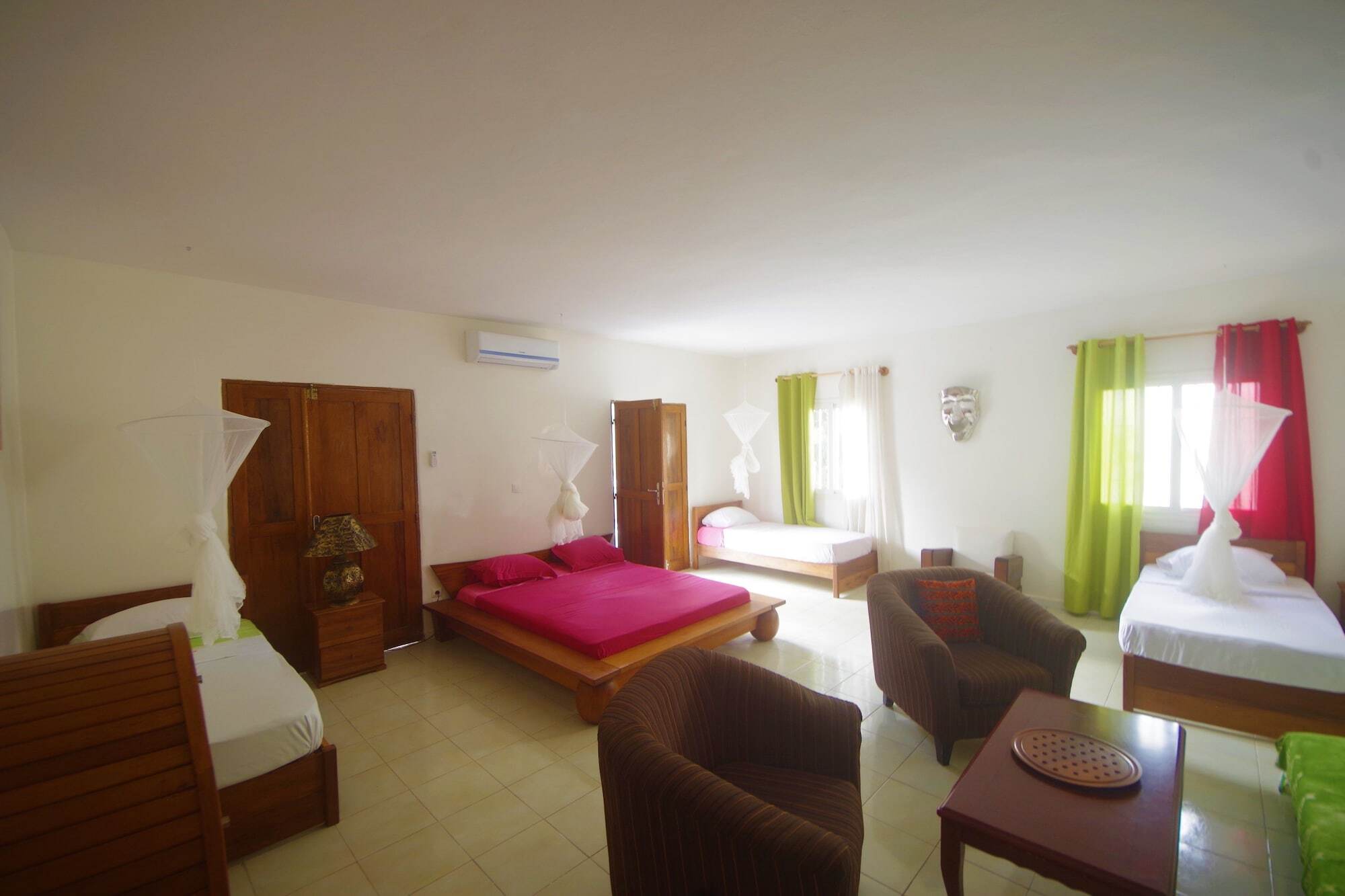 דקר Villa Ty Milyn Mazela Sa מראה חיצוני תמונה